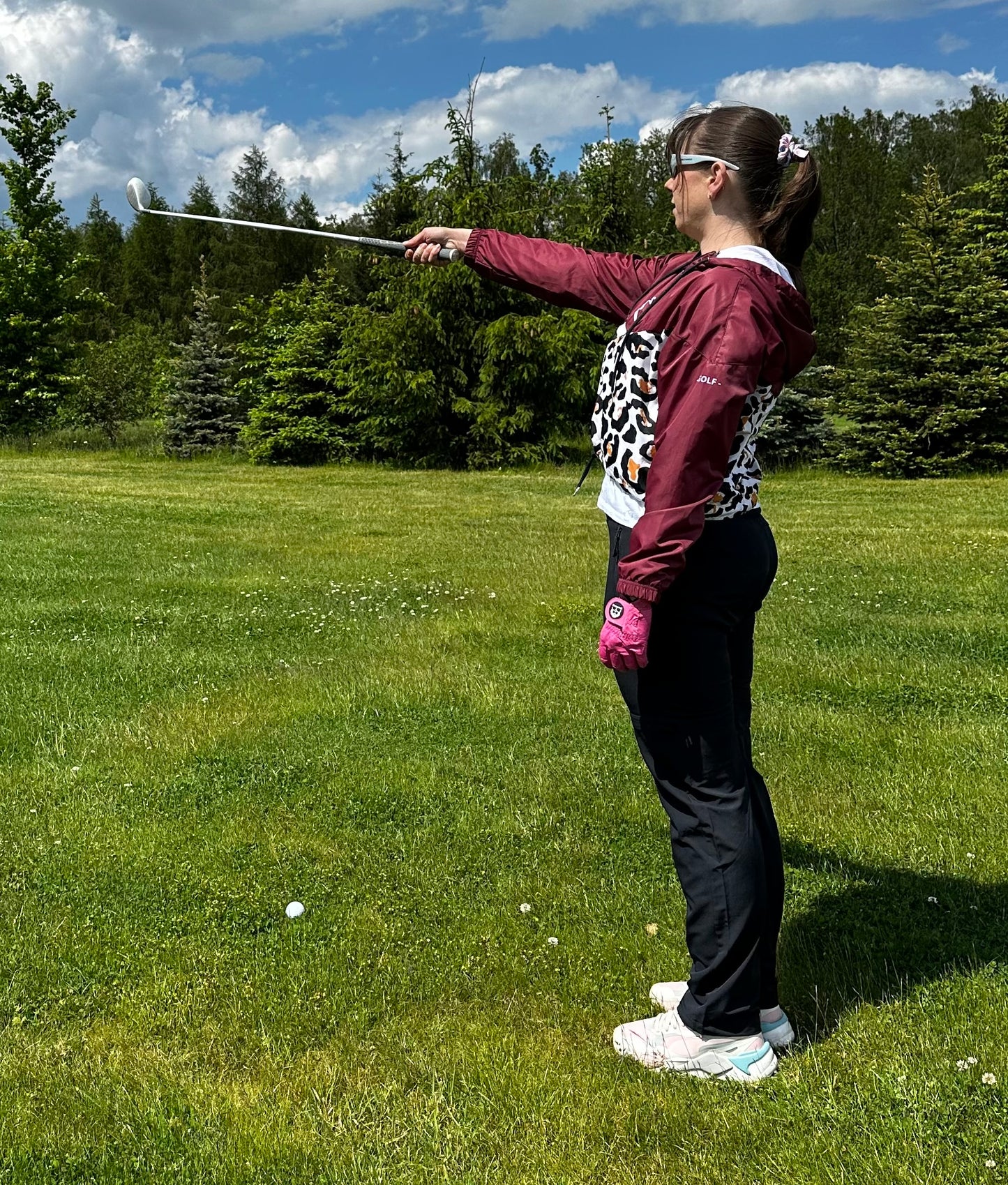 Damen-Windbreaker - burgund/leo